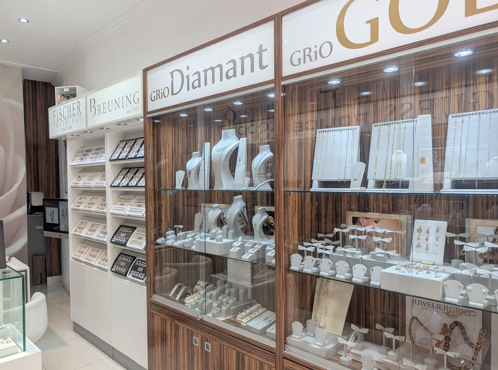Schmuckauswahl bei Juwelier Grio in Bad Homburg