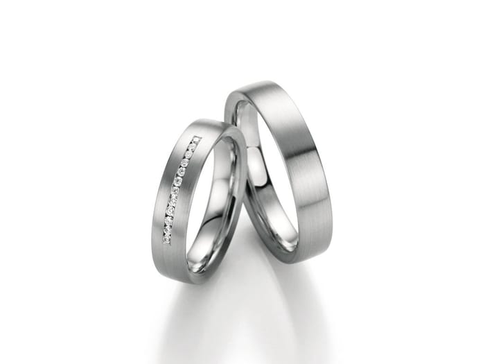 Trauringe aus Weißgold mit Diamantbesatz, Juwelier Grio Bad Homburg